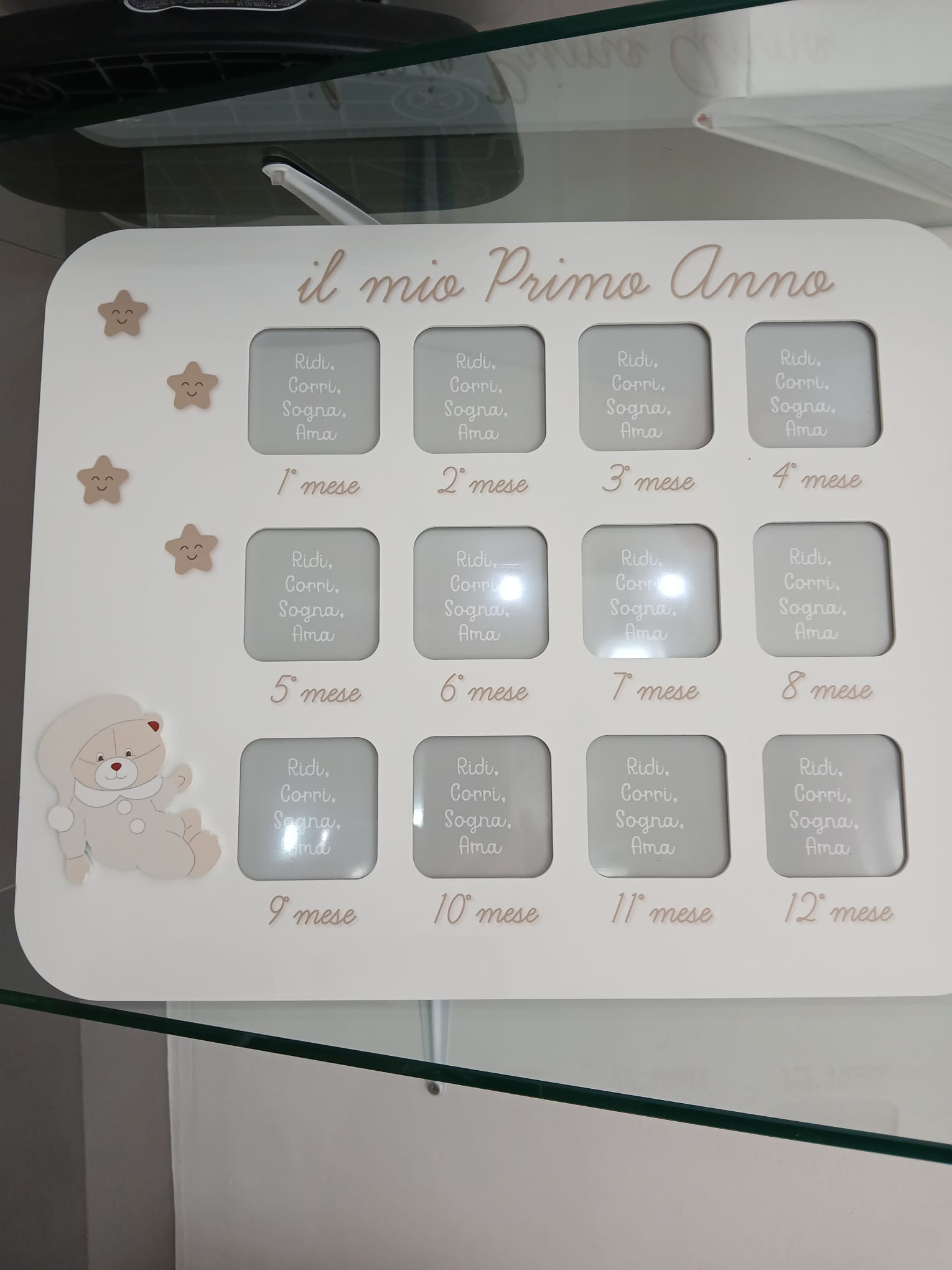 Immagine WhatsApp 2025-12-10 ore 16.00.38_54744c8e Portafoto Mendozzi IL MIO PRIMO ANNO legno con decoro Panna - immagine 1