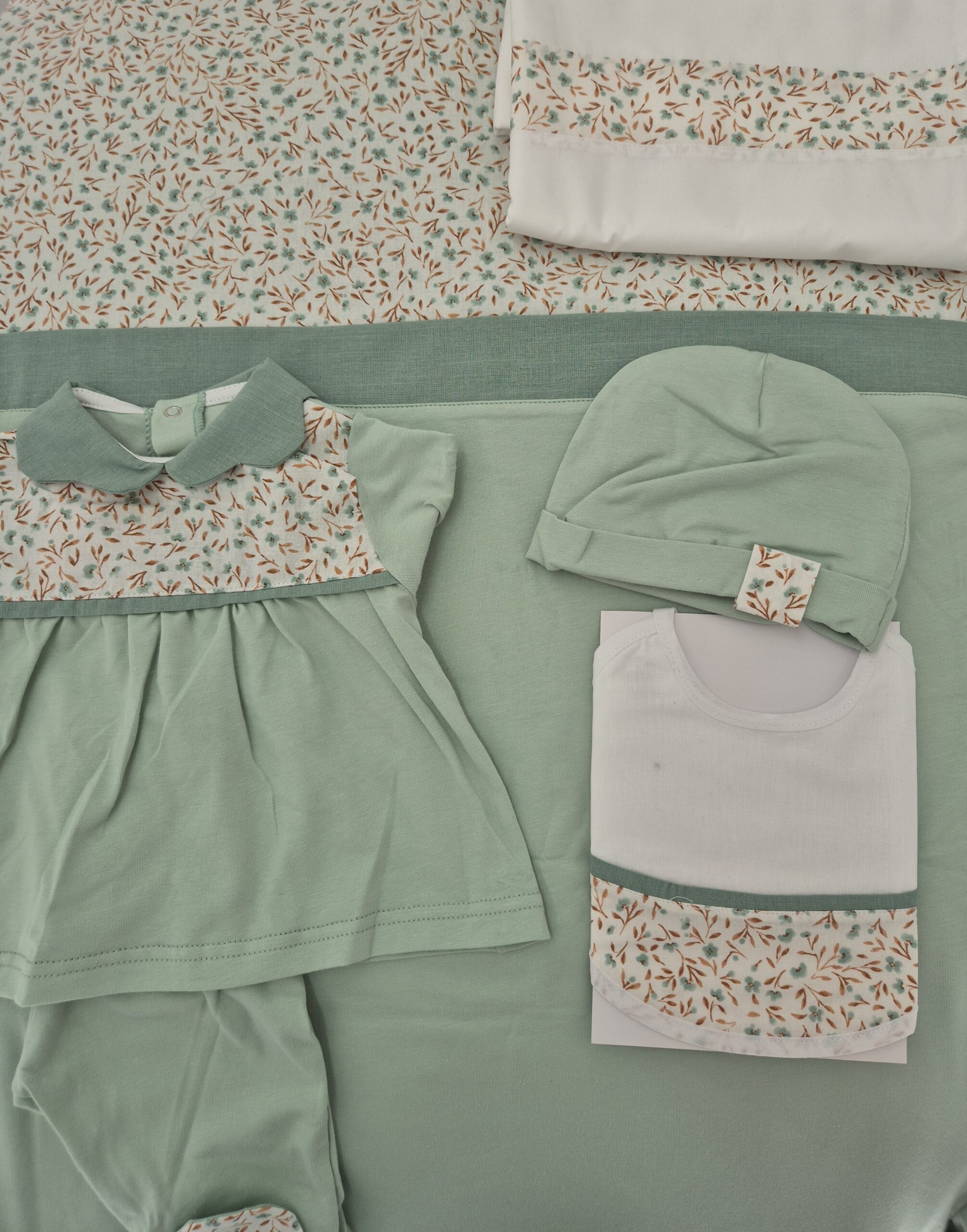 20260318_101255 Coordinato Babyvip in Cotone Verde T26 - immagine 1